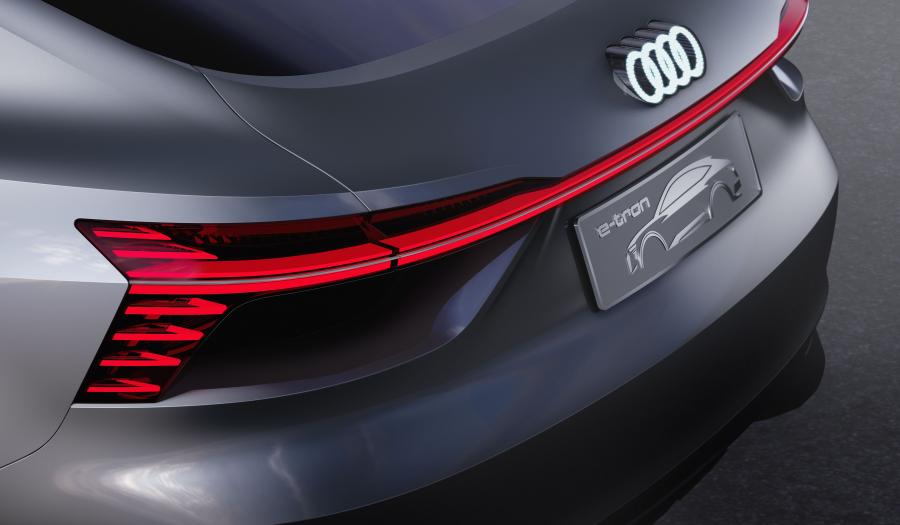 Детали экстерьера Audi e-tron Sportback Concept 2017 года  (фото 18 из 35)
